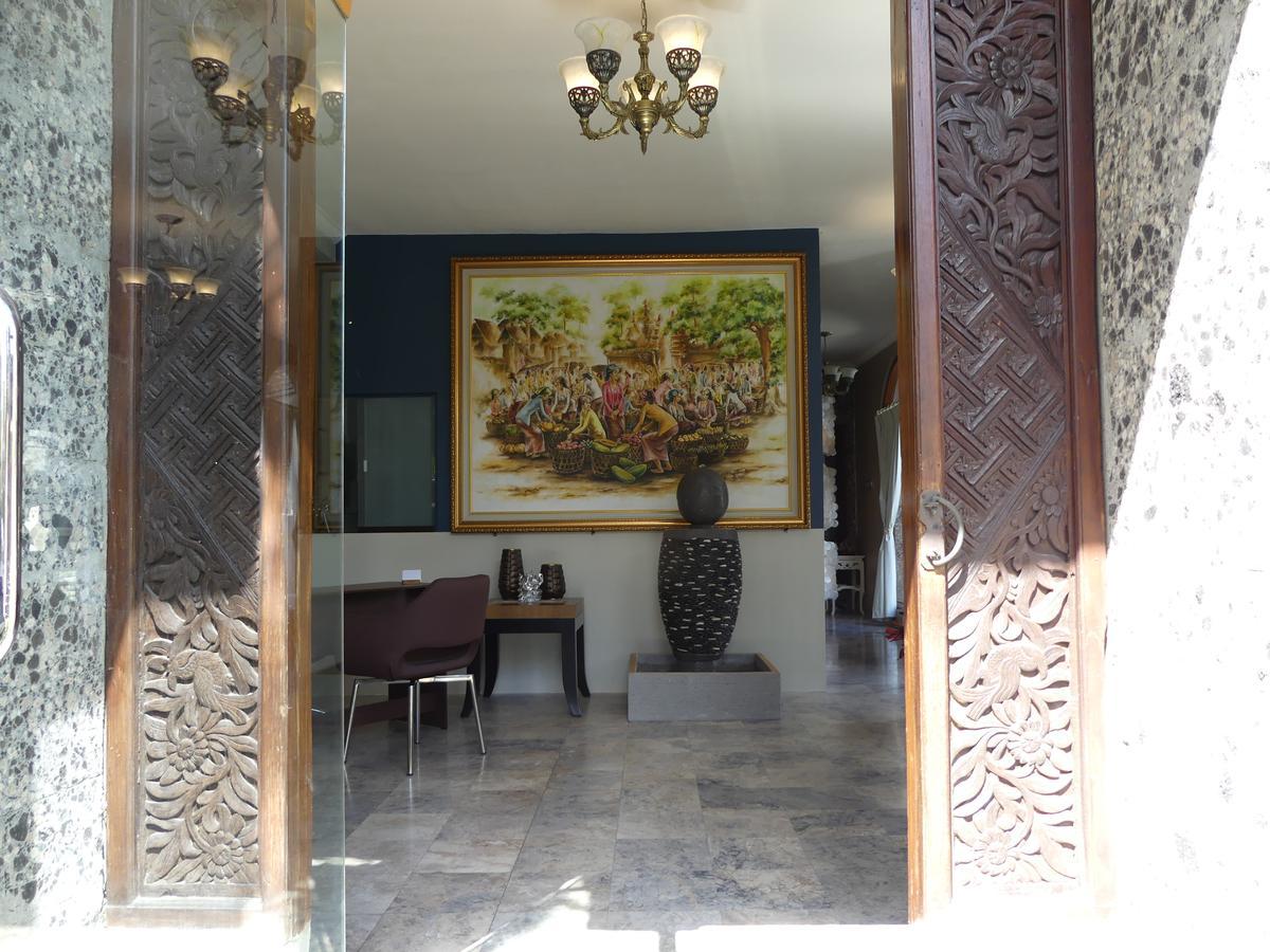 Resor Ananda Seminyak (Bali)